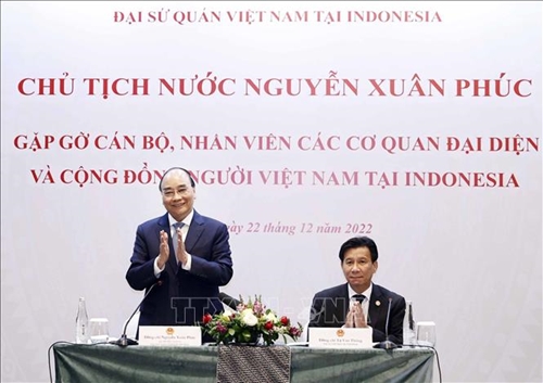Chủ tịch nước Nguyễn Xuân Phúc gặp gỡ kiều bào Việt Nam tại Indonesia